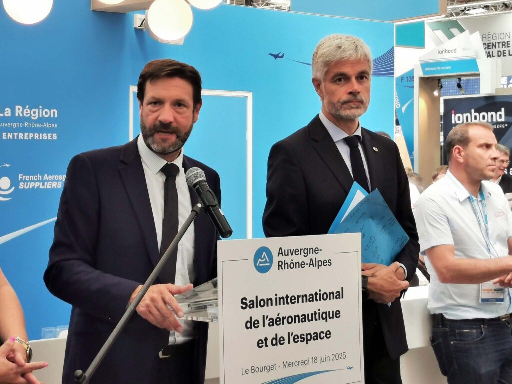 Pannekoucke et Wauquiez sur le pavillon Auvergne Rhône-Alpes au salon du bourget 2025